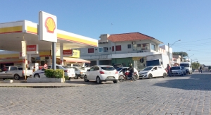 Gasolina - Veículos formam filas em postos para garantir gasolina em SLS