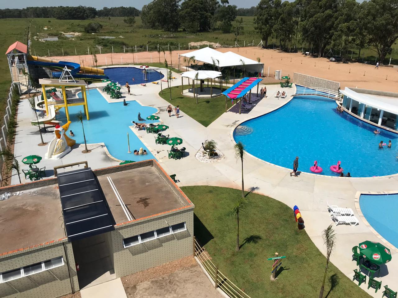Parque Aquático Castellus Club é atração em São Lourenço Parque Aquático Castellus Club é atração em São Lourenço