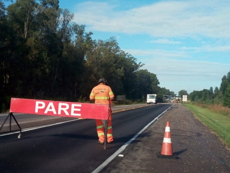 Ecosul realiza reparos na pista próximo ao Pedágio de Pelotas - das 8h às 16h