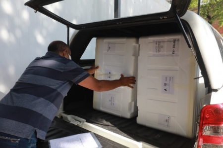 Secretaria da Saúde distribuiu 224,2 mil doses da vacina CoronaVac às coordenadorias regionais nesta segunda (1)