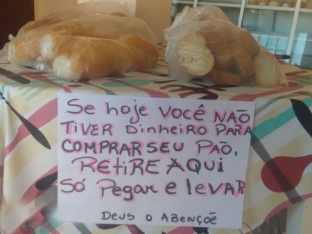Solidariedade de uma moradora do Turuçu ajuda pessoas necessitadas