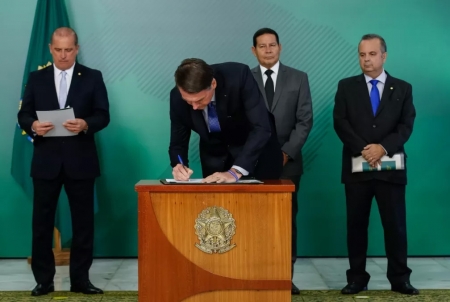 Medida Provisória (MP) 927 fixa regras para a relação entre empresas e trabalhadores durante a pandemia do novo coronavírus