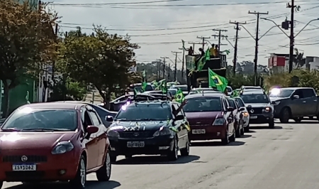 Carreata pró Bolsonaro percorre as ruas da cidade nesta quarta-feira (7)