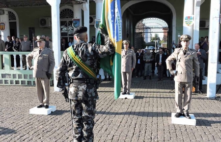 Aconteceu a cerimônia de passagens de Comando do CRPO/Sul 4° BPM na tarde desta quarta-feira