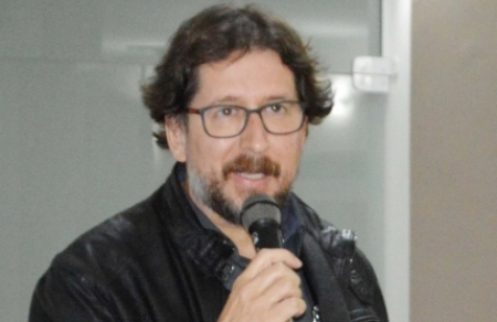 Conheça o patrono na Feira do Livro, Jefferson Dieckmann