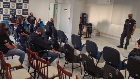 Polícia Civil, através da Delegacia de SLS, cumpriu quatro mandados de busca e apreensão
