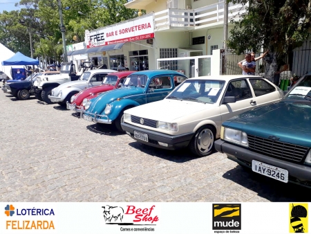 320 veículos participaram do 9º Encontro de Carros Antigos 