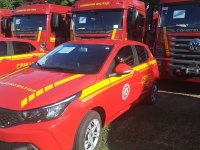 Corpo de Bombeiros de SLS recebe carro e caminhão