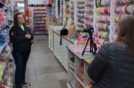 Documentário “Entrelaçadas” aborda o papel do artesanato para mulheres lourencianas