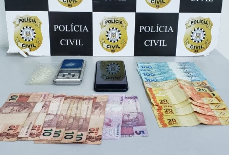 Polícia Civil cumpriu dois mandados de busca e apreensão de trafico de drogas