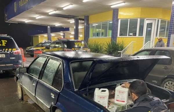 PRF prende homem por contrabando de agrotóxicos em veículo com placas de São Lourenço do Sul