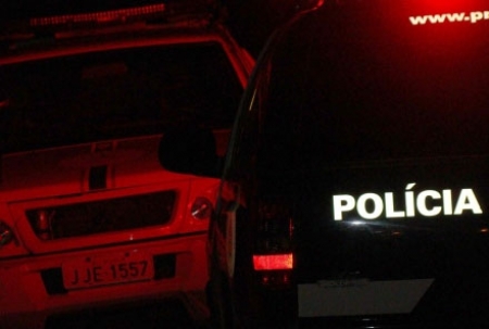 Arrombamento e furto em residência na rua Duque de Caxias