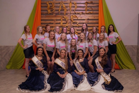 Salão Ziebell realizou a primeira etapa da Festa do Fumo na escolha das novas soberanas