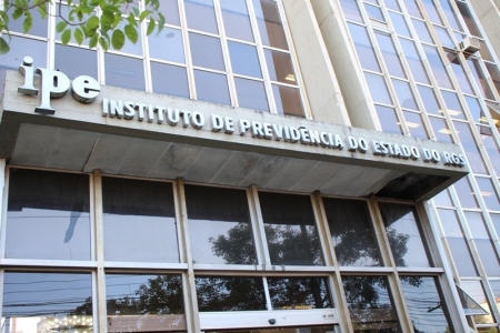 Prova de vida para inativos e pensionistas segue suspensa até 30 de junho