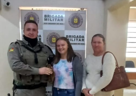Brigada Militar de São Lourenço do Sul recebe doação de mecha de cabelo para a Campanha Cabelos de Aço