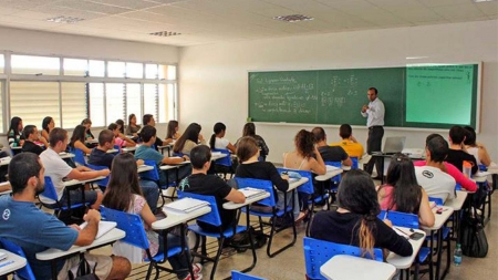 Aulas presenciais na rede pública retornarão em 20 de outubro no Estado