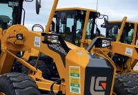 Prefeitura recebeu duas motoniveladoras para o município