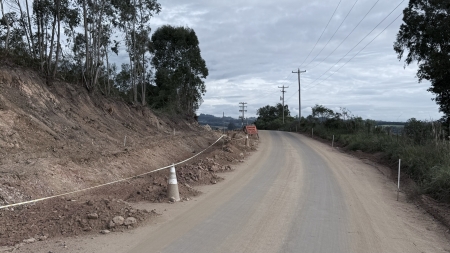 Asfaltamento da Estrada da Reserva segue avançando no interior do município