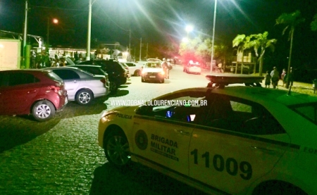 Brigada Militar e fiscalização municipal dispersam aglomeração em bar na praia