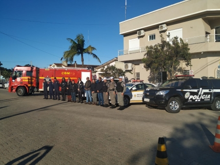 Brigada Militar, Corpo de Bombeiros e Polícia Civil de São Lourenço do Sul realizam homenagem à Policial Civil Cristina Gonçalves Lucas.