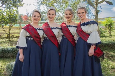 Escolha da Corte da 10ª Festa  do Fumo Salão Ziebell