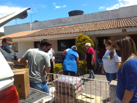 Município entrega alimentos para idosos do Lar Santo Antônio 