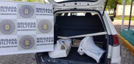 BRIGADA MILITAR DE TURUÇU PRENDE DOIS HOMENS E RECUPERA OBJETOS FURTADOS