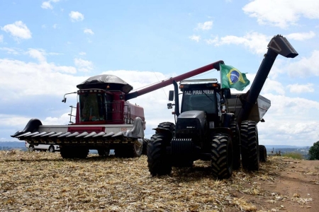 Renagro permite registro oficial de tratores e equipamentos agrícolas sem custo para o produtor rural