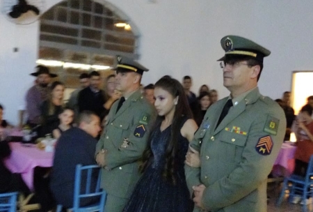 Brigada Militar realiza sonho de debutante no dia do seu aniversário em São Lourenço do Sul