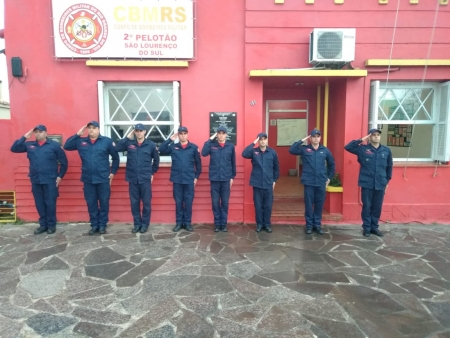 Corpo de Bombeiros de SLS faz homenagem aos soldados da BM mortos em operação