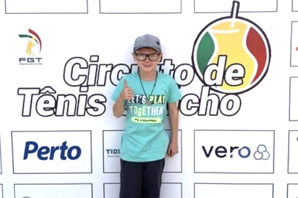 Jovem Lourenciano foi campeão Gaúcho de Tênis neste final de semana