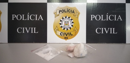 POLÍCIA CIVIL DE SÃO LOURENÇO DO SUL REALIZA PRISÃO EM FLAGRANTE POR TRÁFICO DE DROGAS