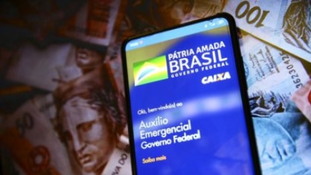 Nascidos em julho recebem última parcela do auxílio nesta quarta