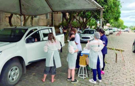 Nesta sexta-feira (19) serão vacinados os idosos de 76 E 77 anos