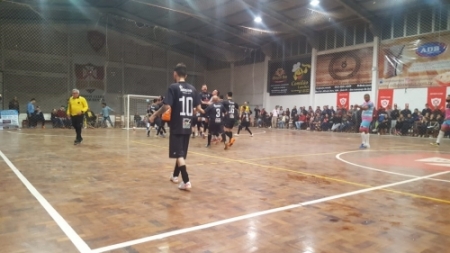 Serão definidos nesta segunda-feira os campeões da 4ª Taça São Lourenço de Futsal