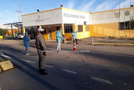 Mais de 2 mil pessoas são abordadas por final de semana na entrada da cidade