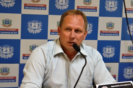 Vereador Luis Weber apresenta moção de apoio aos servidores e profissionais de saúde