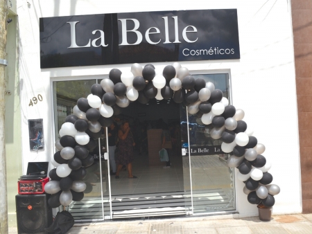 LA BELLE cosméticos inaugurou nesta sexta-feira