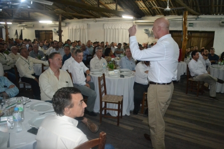Jantar de apresentação da Empresa Alvorada/John Deere em São Lourenço do Sul