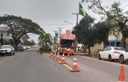 Sinalização do asfalto da Avenida Marechal Floriano iniciou nesta quinta-feira