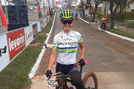 Bruna Elias anuncia que deixará as competições de alto rendimento