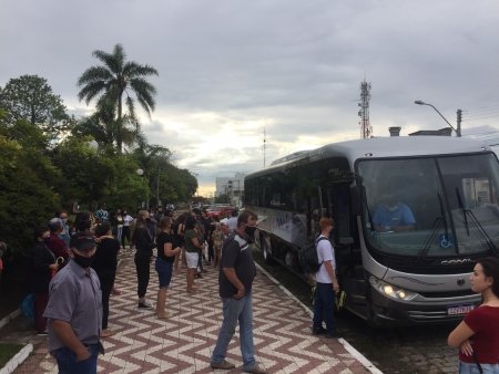 Jovens lourencianos partiram para servir ao Exército em Jaguarão