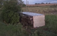 Caminhão tombou na BR-116 em Camaquã na manhã desta quinta-feira