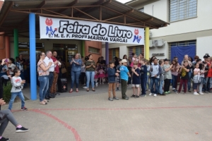 Escola Marina Vargas realizou sua Feira do Livro