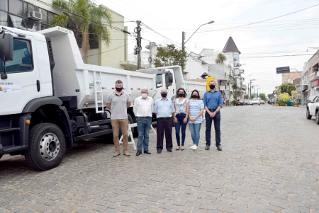 Prefeitura de São Lourenço do Sul adquiriu dois novos caminhões para o Desenvolvimento Rural