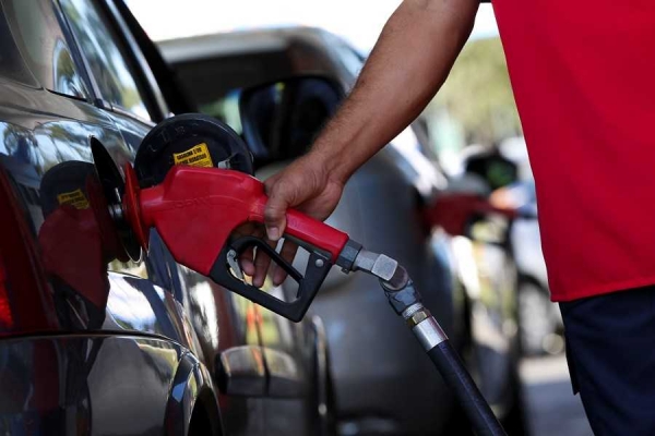Petrobras baixa preço da gasolina a partir deste sábado