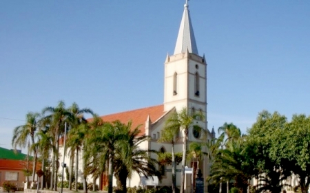 Igreja Matriz realiza missa aos domingos com inscrições antecipadas e limite de pessoas