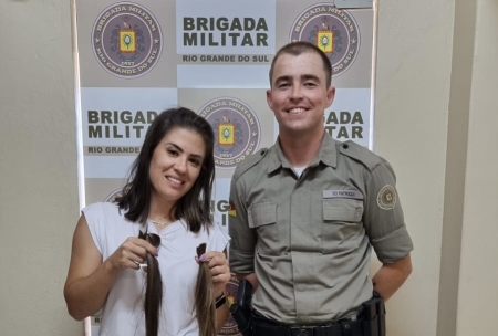 Brigada Militar de São Lourenço do Sul recebe doação de mechas de cabelo para a Campanha Cabelos de Aço