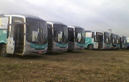 Excursões: Ônibus, micro-ônibus e vans de turismo devem receber autorização (senha) de entrada e permanência