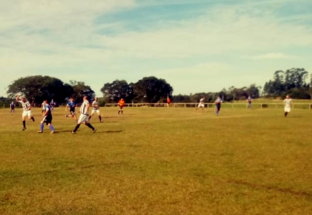 Campeonato Municipal de Futebol da 2ª Divisão iniciou neste domingo (26)